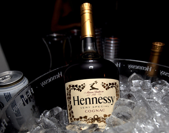 (Image: Wallpea.) NIGERIANS, WILL YOU DIE IF YOU DON’T HAVE ‘HENNY’ AT YOUR PARTY? SHOULD HENNESY BE ON THE COAT OF ARMS?