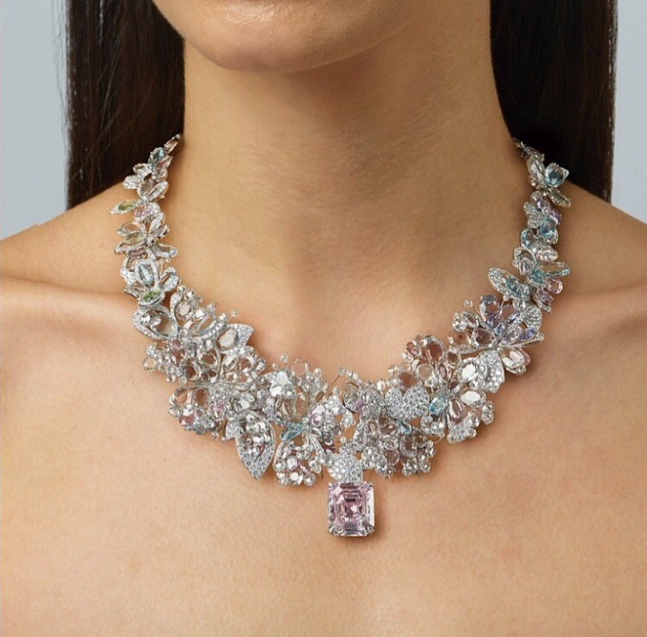 Jardin De Giverny Necklace, 19kt Fancy Pink Diamond, Diamonds,: coloured sapphires, garnets, spinels, tsavorites, tanzanites, and aquamarines. Image Courtesy of Feng J